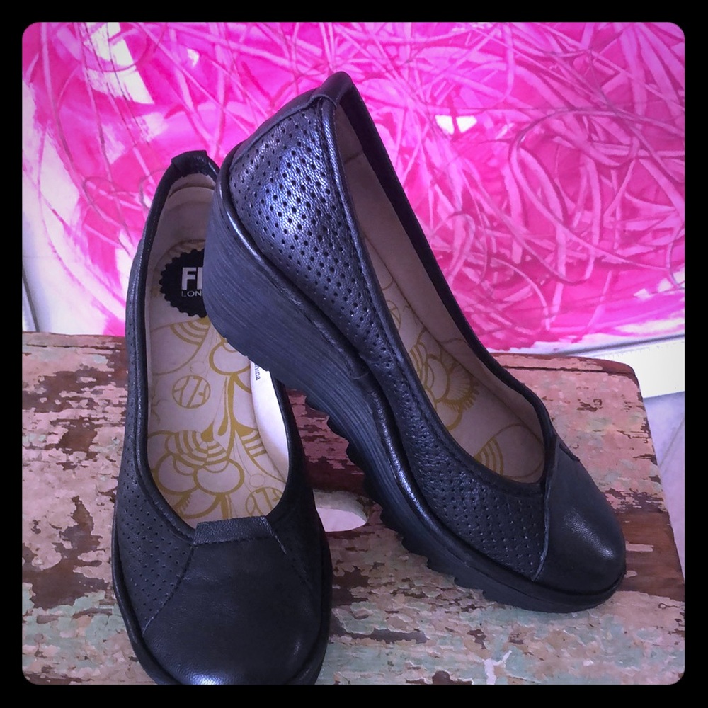 Fly platform wedge